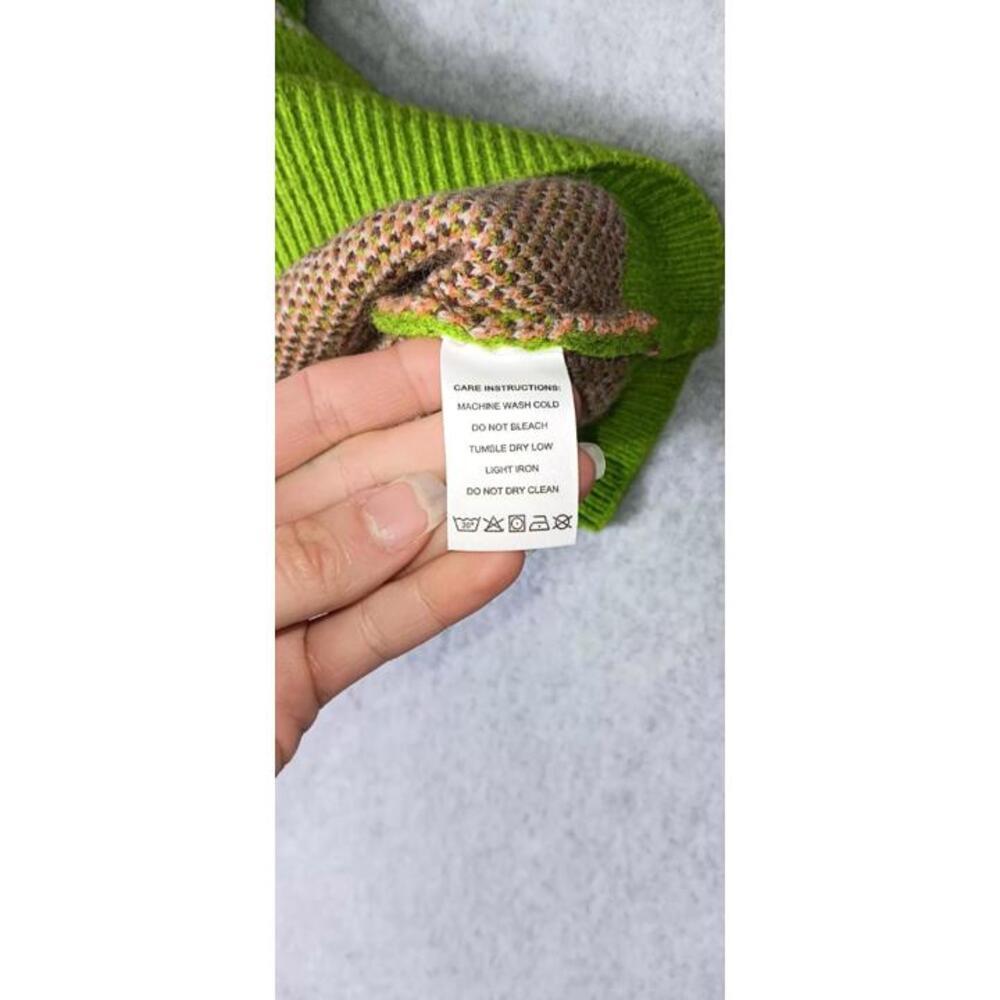 NWT! Long Sleeve Sweater Womens Size Medium Green Zig Zag Design 70s 80s Soft - Picture 9 of 10
